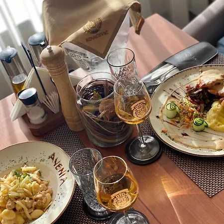 Restaurant & & Avenia Ruma