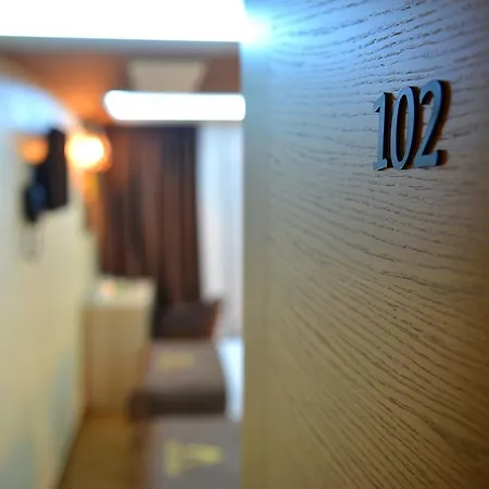 Penzion Restaurant & & Avenia 4*