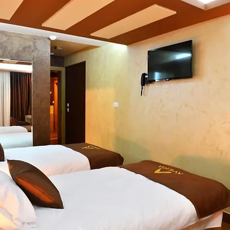 Restaurant & & Avenia Guest house Ruma