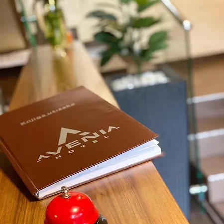 Restaurant & & Avenia Ruma
