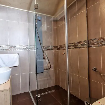 Pensjonat Avenia Restaurant&apartments Ruma