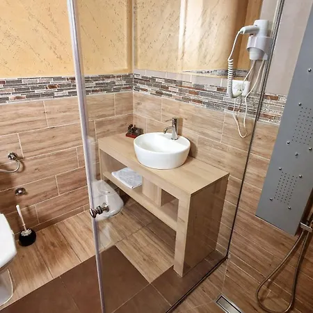 Avenia Restaurant&apartments