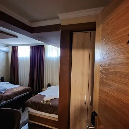 Restaurant & & Avenia Guest house