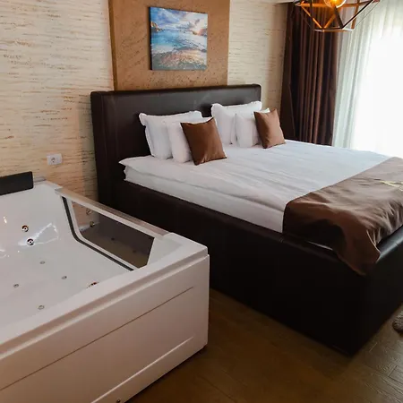 Restaurant & & Avenia Gasthof 4*