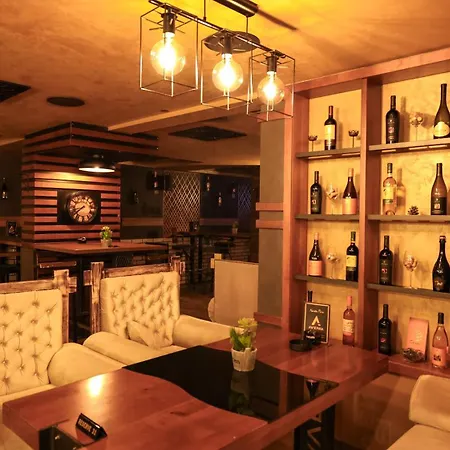 Pensjonat Avenia Restaurant&apartments Ruma