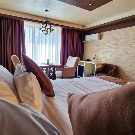 Restaurant & & Avenia 4*