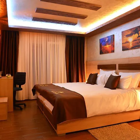 Avenia Restaurant & Ruma