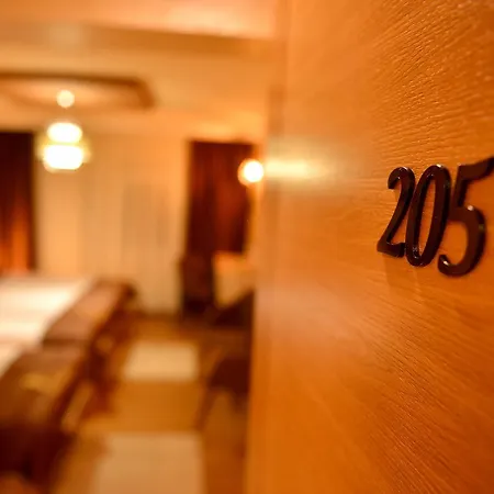 Avenia Restaurant&apartments