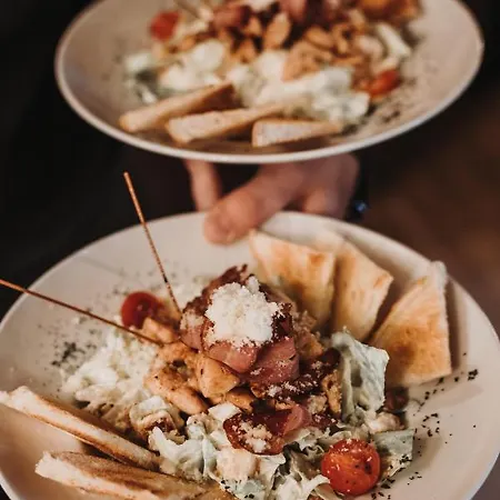 Avenia Restaurant & Maison d'hôtes