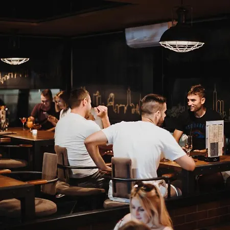 Restaurant & & Avenia Gasthof Ruma