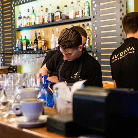 Restaurant & & Avenia 4*