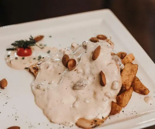 Avenia Restaurant & 4* Ruma